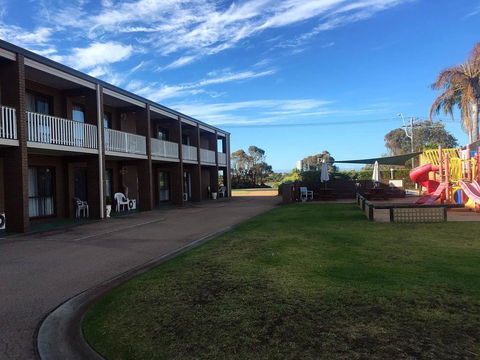 Black Swan Motor Inn - Perths Hotel 2