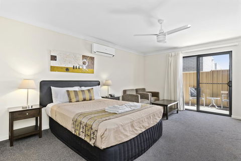 Blackwater Central Motel - Perths Hotel 0