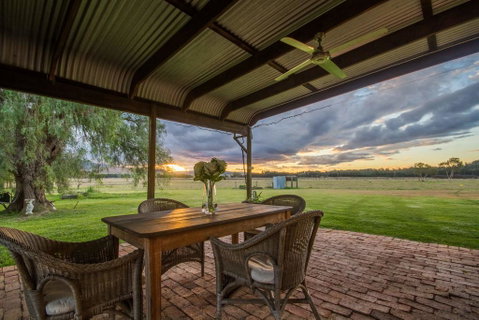 Blaxland's Cottage - Perths Hotel 1