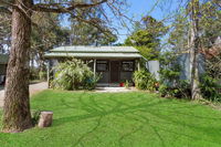 Book Bilpin Accommodation Vacations Perths Hotel Perths Hotel
