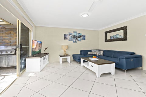 Blue Haze 3 - Sawtell, NSW - Perths Hotel 1