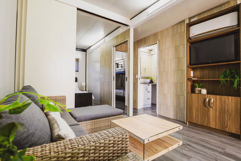 Blue Sapphire Village - Perths Hotel 0
