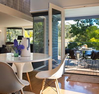 Boatshed Villa Green Door - Perths Hotel