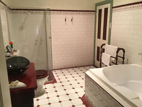 The OldDevonshire House - Perths Hotel 3