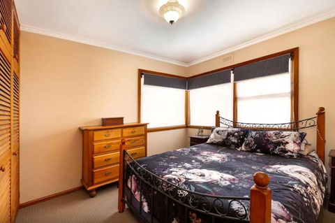 Three Little Ducks - Close And Cosy - Perths Hotel 3