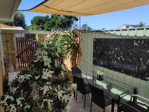 Warilla Sands - Perths Hotel 3