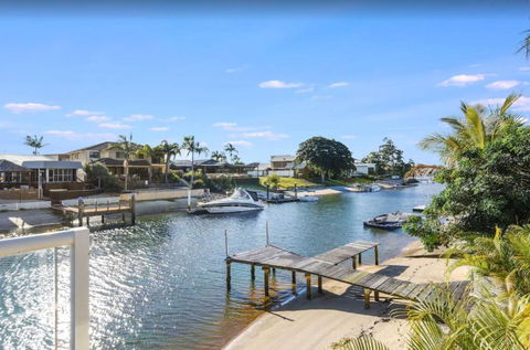 Waterfront Family Entertainer - Perths Hotel 1