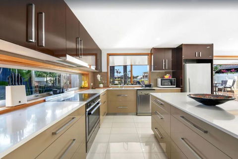 Waterfront Family Entertainer - Perths Hotel 2