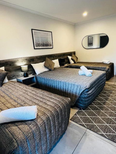 Y Motels Gympie - Perths Hotel 3