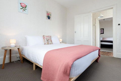 What A Charmer: Near The CBD Parking & Wifi - Perths Hotel 0
