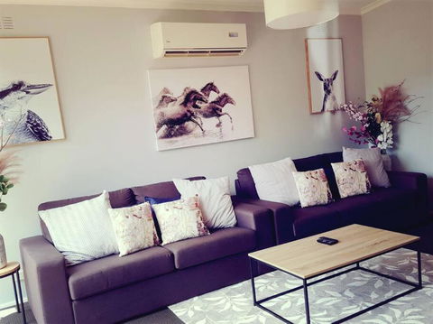 Wild Brumby- A Cozy Home Away From Home - Perths Hotel 0
