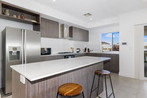 Windward Marina Retreat - Perths Hotel 3