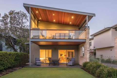 XYZ Holiday Home - Perths Hotel 1