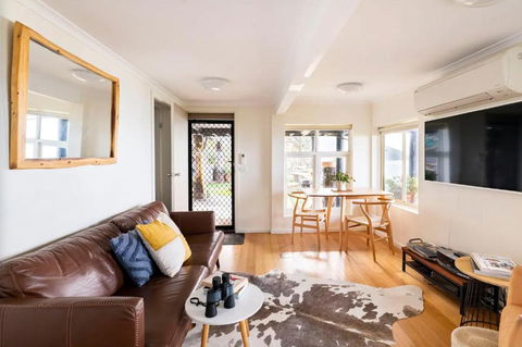 Y Vue - Beachside Apartment With Ocean Views - Perths Hotel 1