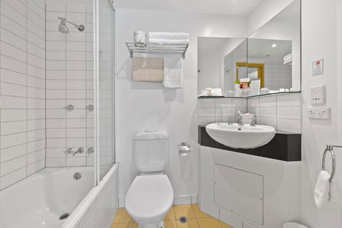 YEHS Hotel Melbourne CBD - Perths Hotel 2