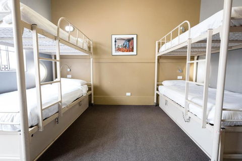 YHA Melbourne Central - Perths Hotel 3