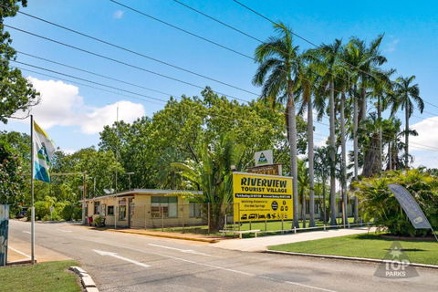 Riverview Tourist Village - Perths Hotel 0