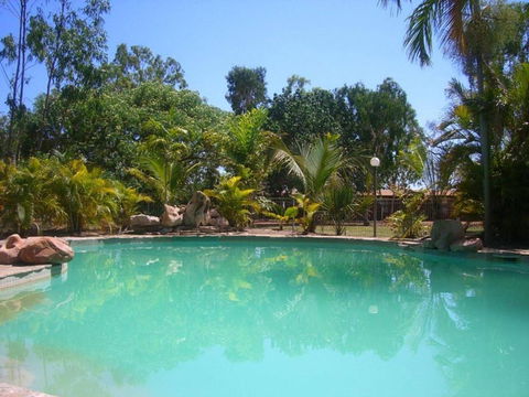 Territory Manor Motel & Caravan Park - Perths Hotel 0