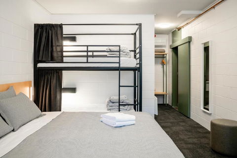 YHA Thredbo - Perths Hotel 1