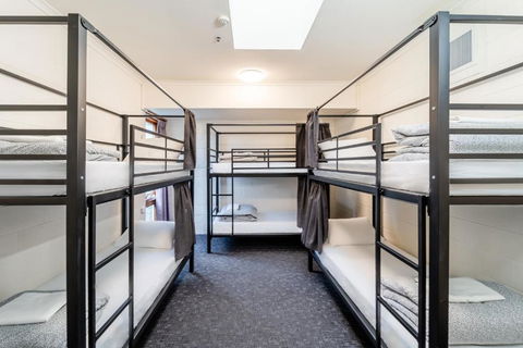 YHA Thredbo - Perths Hotel 2