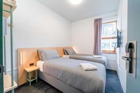 YHA Thredbo - Perths Hotel 3