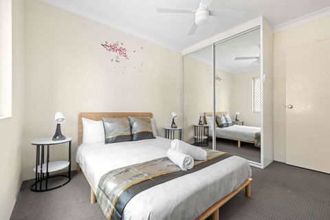 Warm Oasis At Parramatta- 2 BR - Free Parking - Near Shops - Perths Hotel 0
