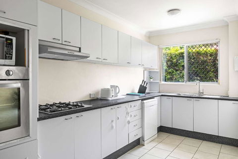 Warm Oasis At Parramatta- 2 BR - Free Parking - Near Shops - Perths Hotel 2
