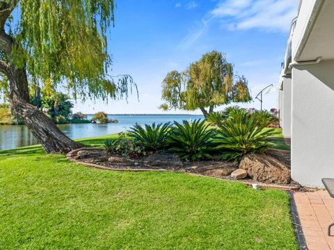 Yarrawonga Lakeside Apartment 25 - Perths Hotel 1