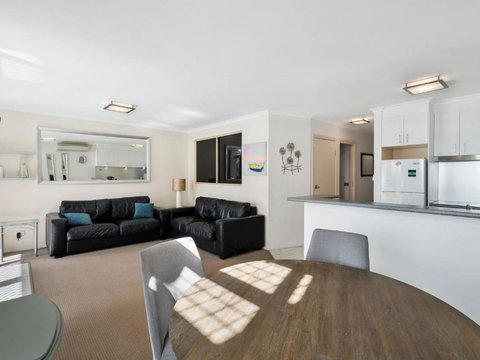 Yarrawonga Lakeside Apartment 25 - Perths Hotel 3