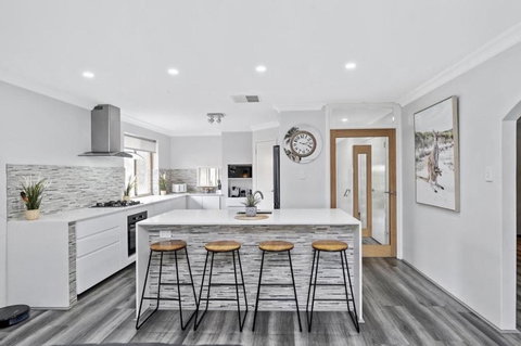 Yunderup Canal Retreat - Perths Hotel 1