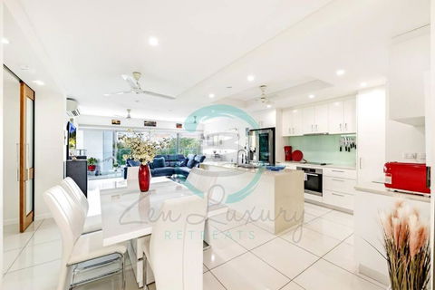 ZEN Tree Blossom: 3-BR Luxury Apt Near Waterfront - Perths Hotel 0