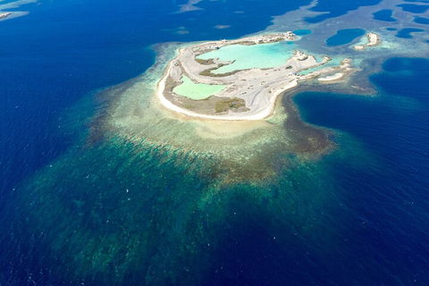 Abrolhos Islands Fixed-Wing Scenic Flight - Perths Hotel 4
