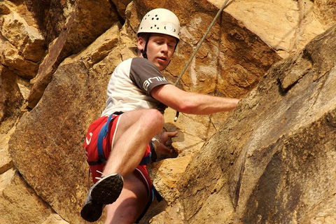 Rock Climbing At The Kangaroo Point Cliffs In Brisbane - Perths Hotel 0