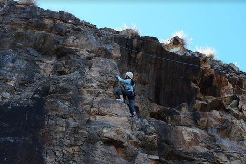 Rock Climbing At The Kangaroo Point Cliffs In Brisbane - Perths Hotel 5