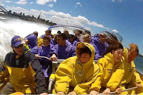30-Minute Sydney Harbour Jet Boat Ride: Thunder Twist - Perths Hotel 0