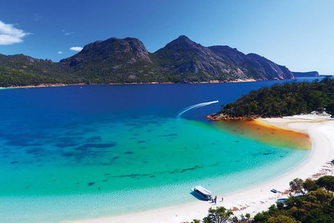 Wineglass Bay Private Charter Service - Perths Hotel 1