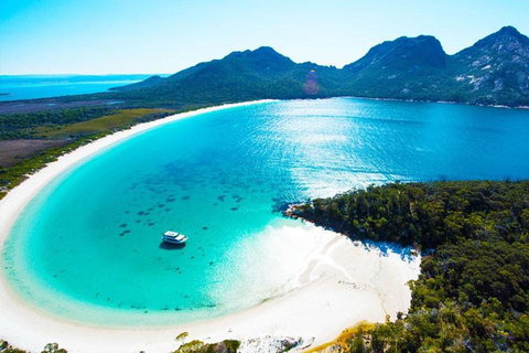 Wineglass Bay Private Charter Service - Perths Hotel 2