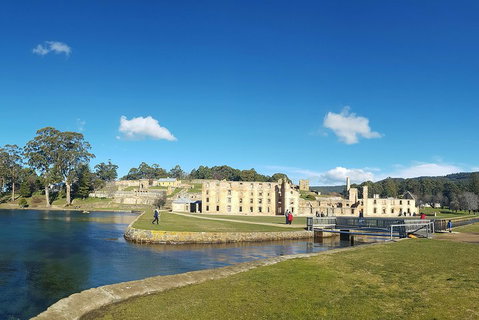 6-Day Tasmanian Explorer Adventure Tour From Hobart - Perths Hotel 0