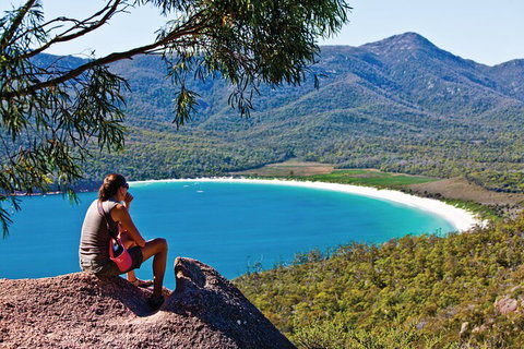 4-Day Fabulous Tasmania Tour: Wineglass Bay, Port Arthur, Devils & Bruny Island - Perths Hotel 2
