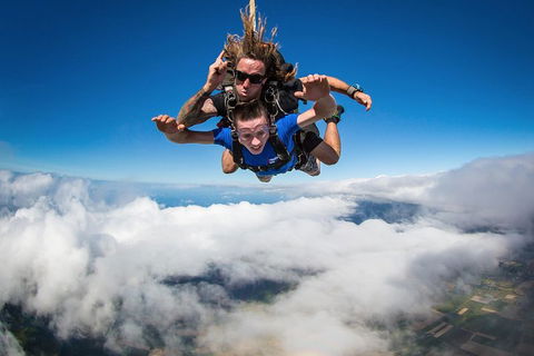 Reef And Rainforest Tandem Sky Dive In Cairns - Perths Hotel 0