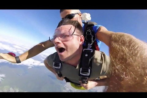 Reef And Rainforest Tandem Sky Dive In Cairns - Perths Hotel 1