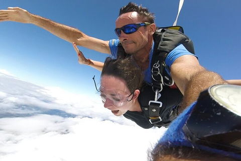 Reef And Rainforest Tandem Sky Dive In Cairns - Perths Hotel 4