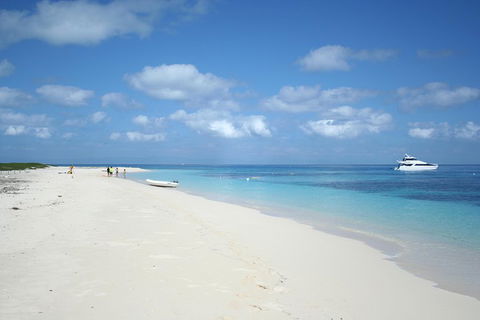 Seastar Luxury Outer Great Barrier Reef Island And Reef Tour From Cairns - Perths Hotel 3