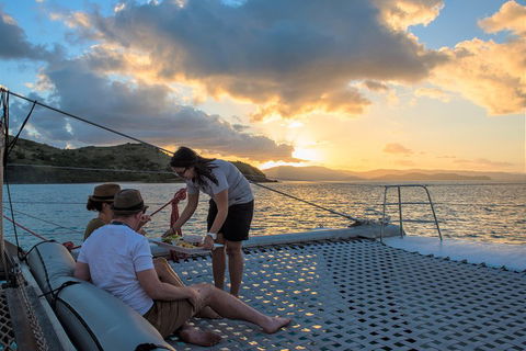 Sunset Sail In The Whitsundays - Perths Hotel 2