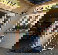 Small Group Adelaide Hills and Hahndorf Hideaway Tour from Adelaide - Perths Hotel