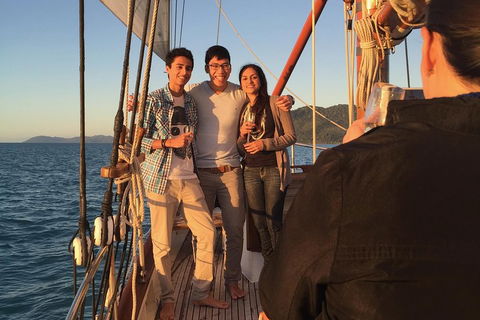 Whitsunday Islands Private Sailing Experience With Snorkeling & Langford Reef - Perths Hotel 5