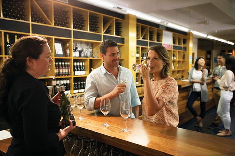 Yarra Valley Premium Tour Lunch And Sparkling Wine Tasting At Domaine Chandon - Perths Hotel 3