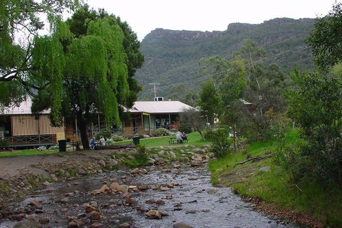 Grampians & Halls Gap - Perths Hotel 0
